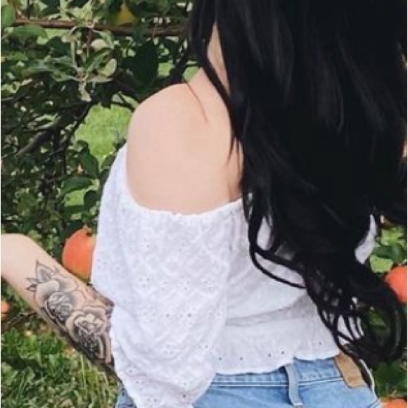 American Eagle White Crop Eyelet Blouse - Picture 3 of 7